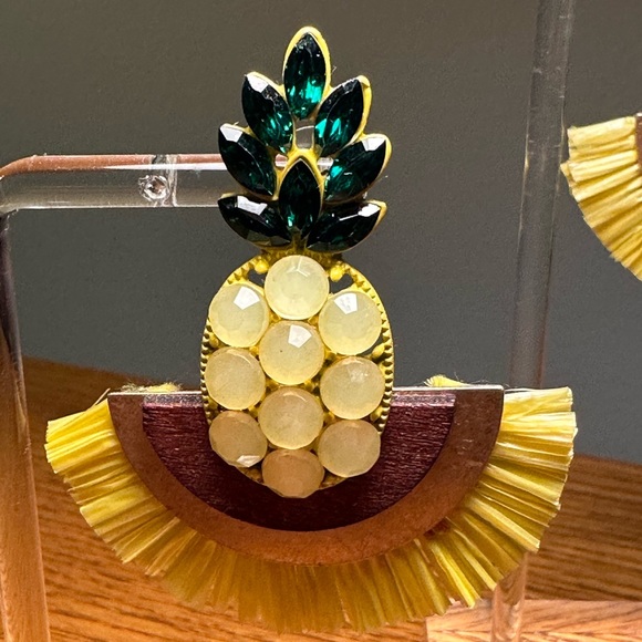 Pineapple earrings - Picture 2 of 3
